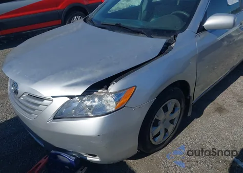 2009 Toyota Camry Le z USA, uszkodzony, nr VIN 4T1BE46K79U369157